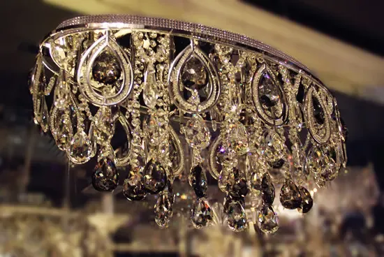 共赏璀璨水晶灯饰 点亮奢华高雅生活