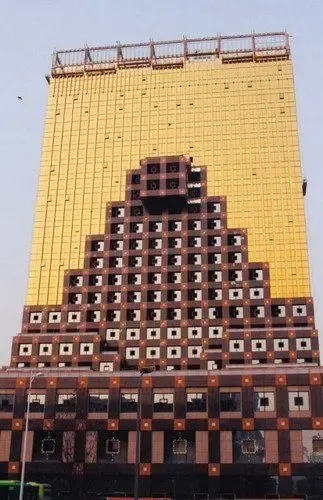 中国十大雷人地标,秋裤楼pk钉子塔