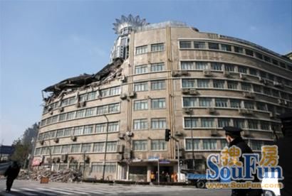 上海大楼坍塌 四川大楼坍塌 装修不当
