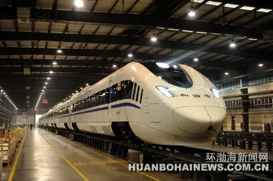 时速250公里城际动车组唐山下线