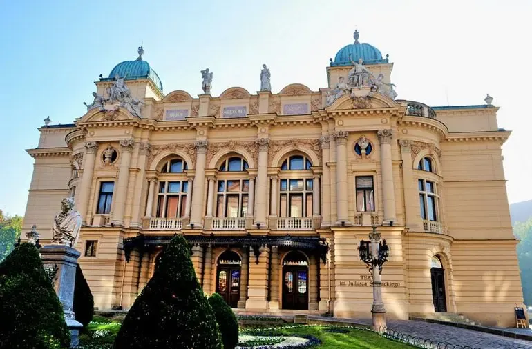 巴洛克式建筑的起源,建筑特点与代表作 - 房天下买房知识