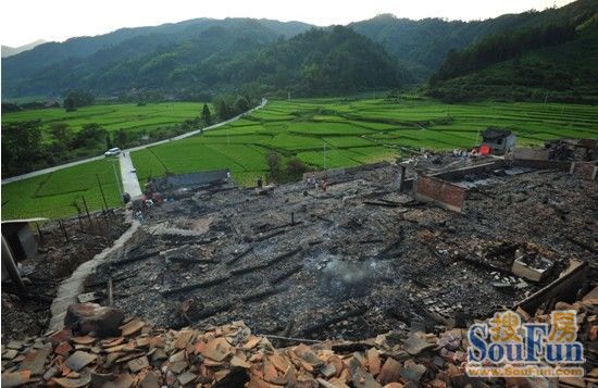长沙居然之家携手顾家家居救助靖州火灾受灾群众9