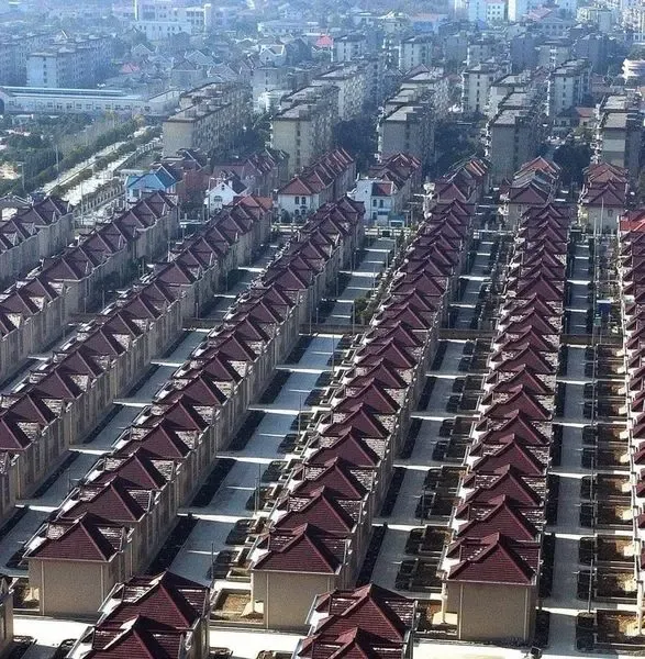 鬼城来袭楼房遍地不见人看中国各地无人区