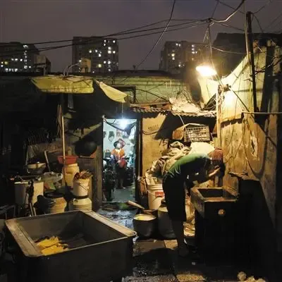 多图揭露北京贫民窟生活在cbd旁棚户区的人们