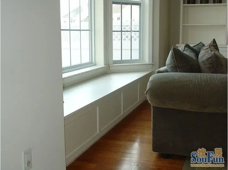 从角落里飘来的温情 现代客厅飘窗装修示范效果