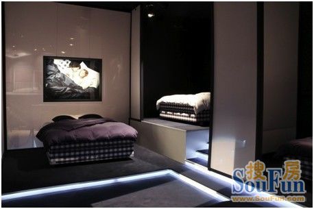蓝白格营造完美睡眠世界 海丝腾惊艳亮相米兰国际家具展