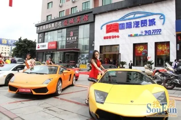 亿万豪车齐聚丹江实力亿丰五一钜献