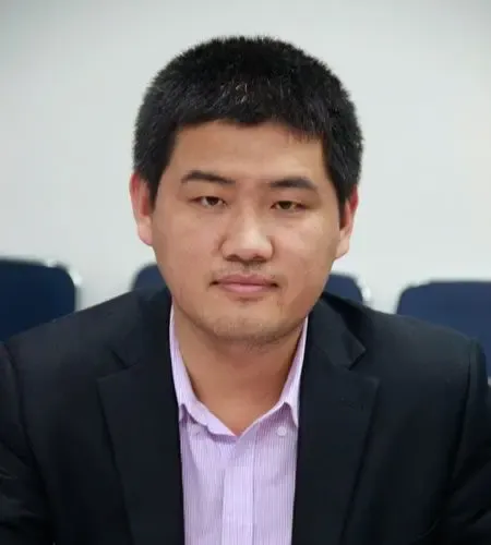 邓剑锋:我是国安居邓剑锋,很高兴跟大家认识,我们在深圳开了几家店