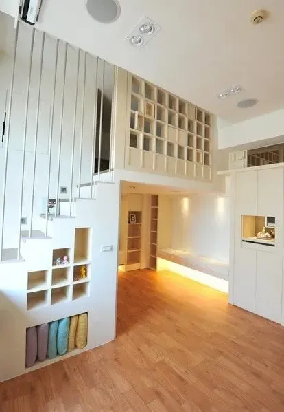 36平迷你挑高小复式装修 宜家风格温馨收纳格子屋