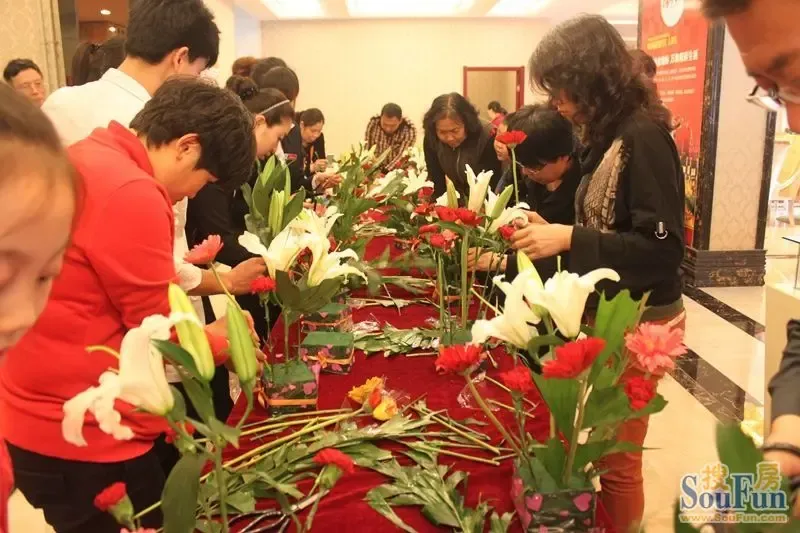 馨香福苑"丽景福苑母亲节活动现场(来源:房天下)"感怀母恩 馨香福苑"