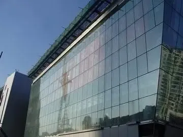 潘石屹再遭炮轰：玻璃幕墙99%建筑为高耗能