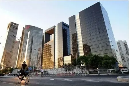 房地产市场进入弱周期 收缩“战线”过冬