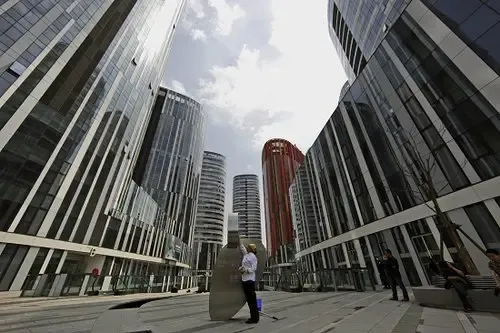 开发商大幅抄底吃进土地 被指不愿大幅降价