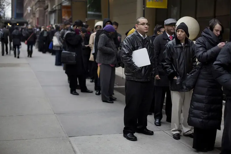 美国领取失业金的人数降至14年