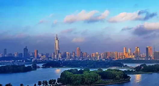 南京土市呈现土拍热潮 滨江全线三大区域价值飙升