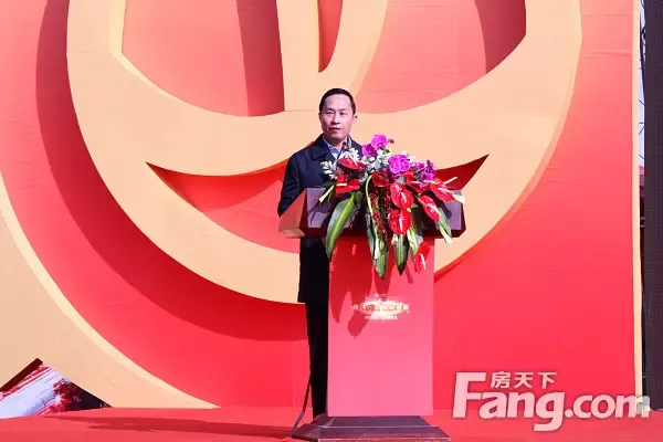 中共德阳市委常委,市政府副市长杨恩林致辞中共德阳市委常委,市政府副