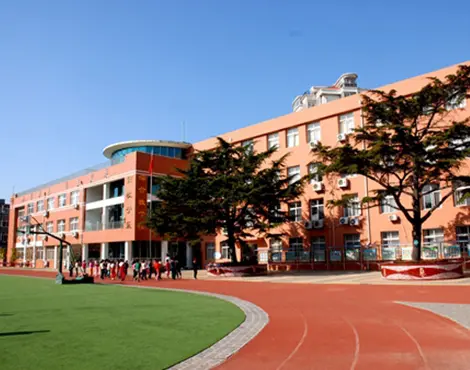 学校简介:青岛嘉定路小学始建于1964年,是一所山东省规范化学校.