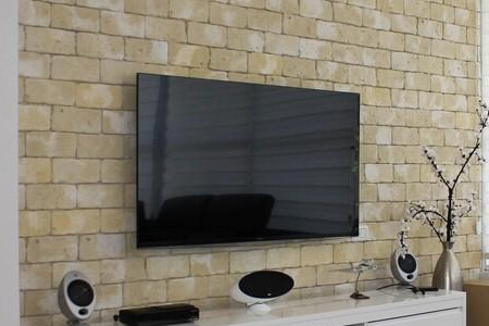 电视挂墙离地面多高合适?电视挂墙安装的方法是什么样?