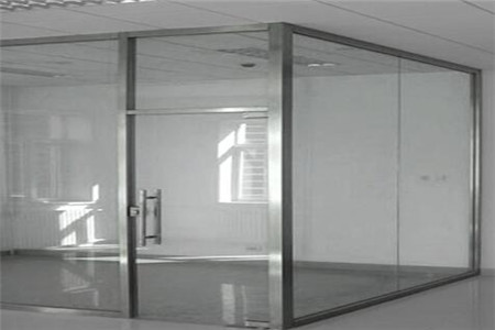 钢化玻璃隔断墙价格是多少钱？钢化玻璃隔断墙选购技巧？