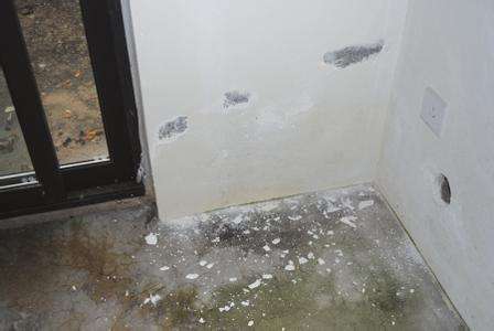 卫生间墙壁渗水的原因？卫生间外墙渗水怎么处理？