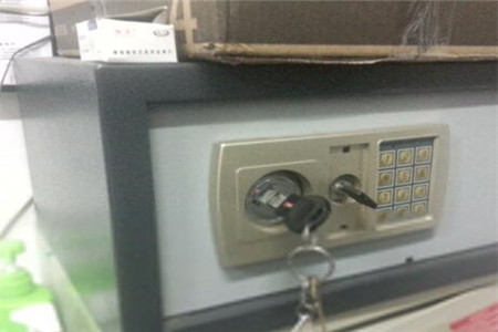 保险柜机械锁好还是电子锁好？保险柜选购技巧是什么？
