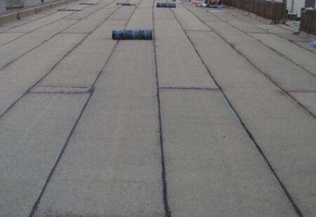 屋面防水卷材做法？屋面防水卷材搭接应符合哪些规定？