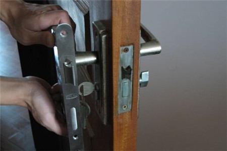 怎么安装防盗门锁？防盗门锁什么牌子的好？