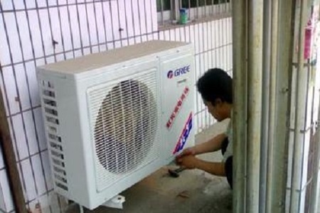 空调室外机漏水是怎么回事？怎么清洗空调室外机？