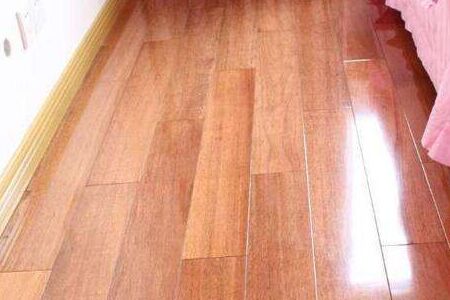 实木地板跟复合地板的区别？复合地板和实木地板价格是多少？