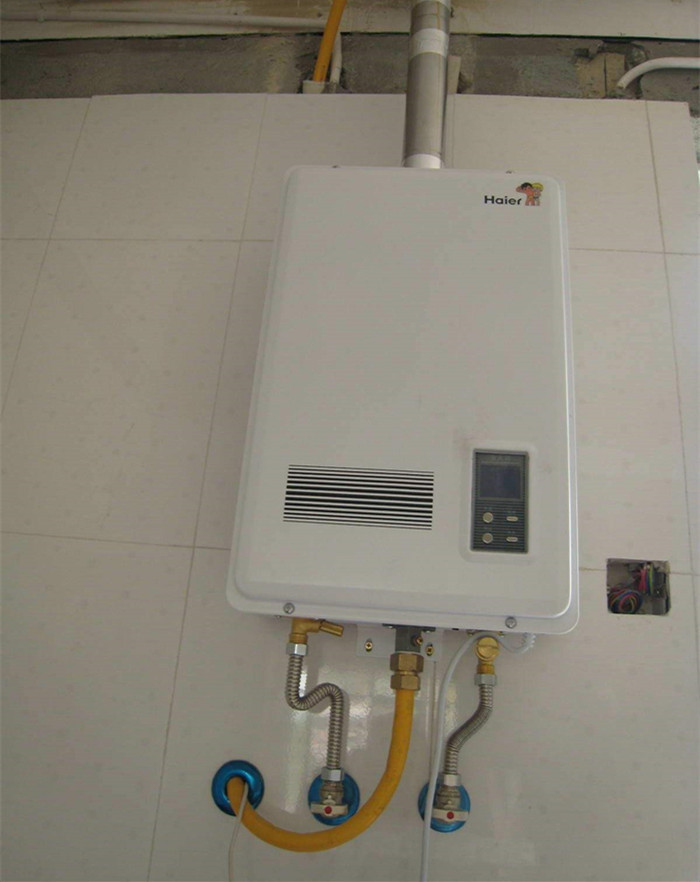 燃气热水器容量多少升合适？难怪你家热水器出水量小！