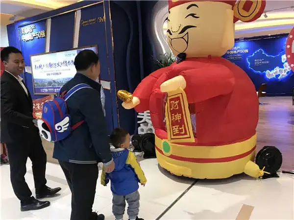 疯狂抓钱机,能抓多少就看你的本事了.