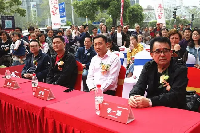 武汉建筑装饰协会秘书长李一新,武汉建筑装饰协会家装委副主任田范