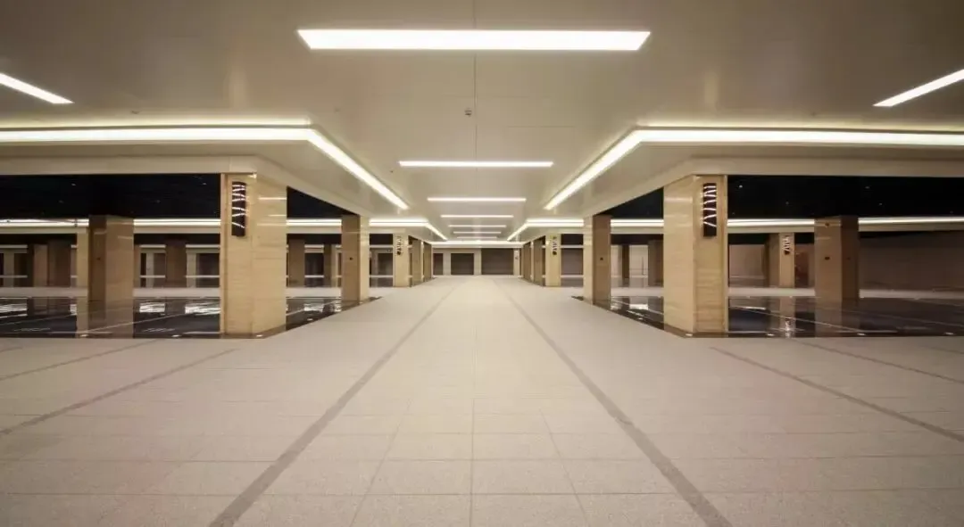 无与伦比的精装地下车库