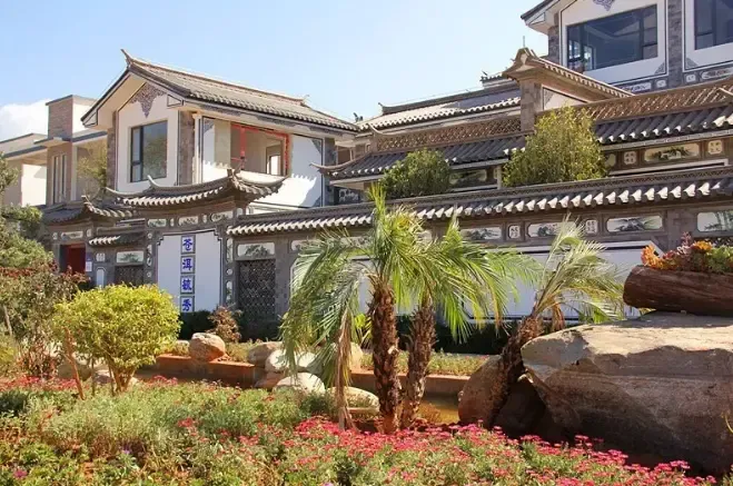 洱海边的小院子带你领略白族民居彩绘艺术