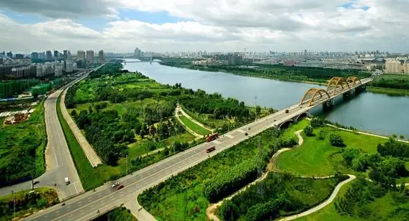 集浑南发展大势和浑河自然生态于一体,更有长白和长青版块发展的先例