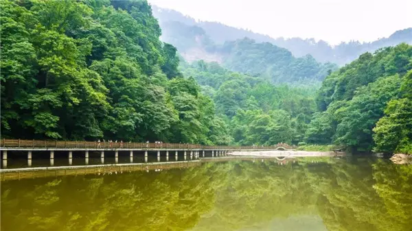 青城山·兩河漂流②乘車:石羊場車站坐車到大邑,換乘大邑12路到鶴鳴山