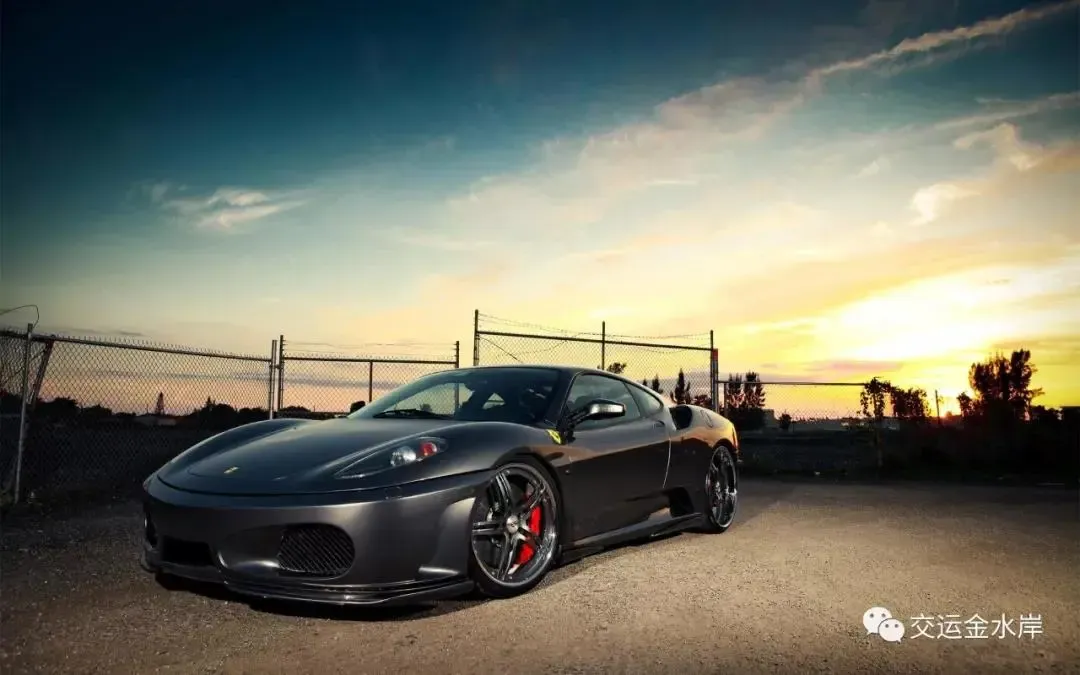 前方高能高密首届峰层豪车展一大波香车美女来袭