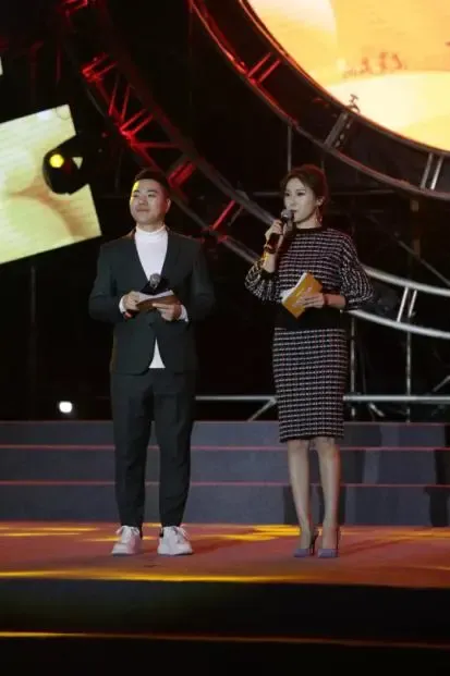 邓煌,阿束,尚华,文菲倾情助阵演出,丰富多彩,充实而不重复,让不同年龄