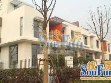 独栋别墅,主卧朝南,环境优美,居家装修,钥匙房