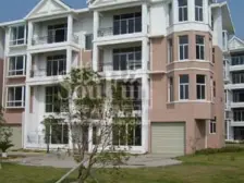 地铁口的复试楼 2049旁 大润发商场