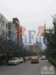 50年产权,精装修,小区安静,有绿化,可以注册,