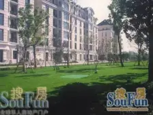 碧云国际社区,小区全人车分流,精装修,自带露天游泳池