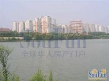 滨湖花园三期 湖景房 大两室两卫 一百平的私人露台