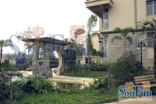 小区中间位置,复式楼中楼,阳台朝南