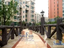 亚星盛世家园,全新装修,有钥匙随时看房。