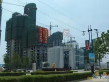 水榭花都 南北通透,采光好 装修好,环镜优美 近地铁 中间楼层