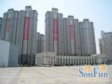 航海路地铁口,73中哦;精装婚房;大4房,双气拎包住