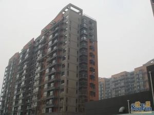 此房满二,全南向小两居户型方正,客厅带阳台