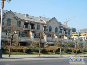 马驹桥珠江·奥古斯塔城邦北入户,有地上*位,业主自住诚心出售