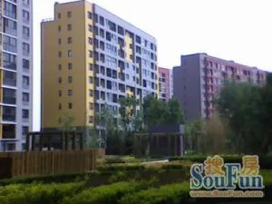 望泉家园,此小区距地铁约600米,满五唯一,精装修